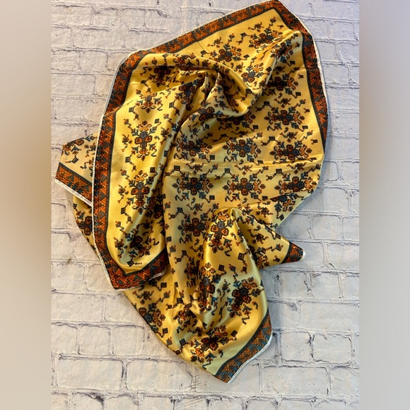 VINTAGE EXCLUSIVE DESIGN 100% ACETATE ROLLED JAPAN MADE ABSTRACT SCARF - Picture 9 of 9